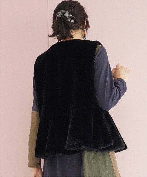 【OFV1015】Vest Fake Fur Peplum