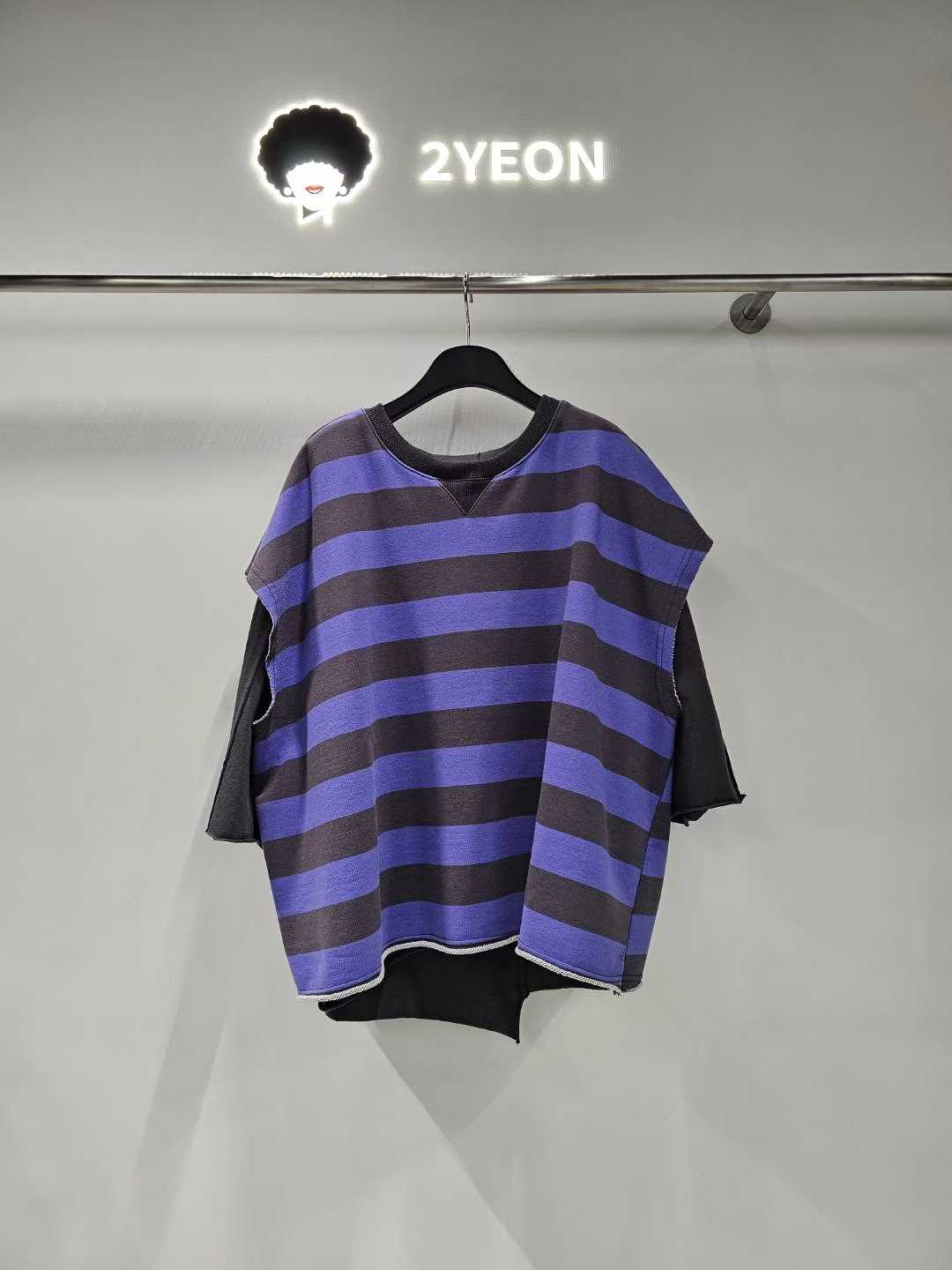 KYN2802 ~ Top