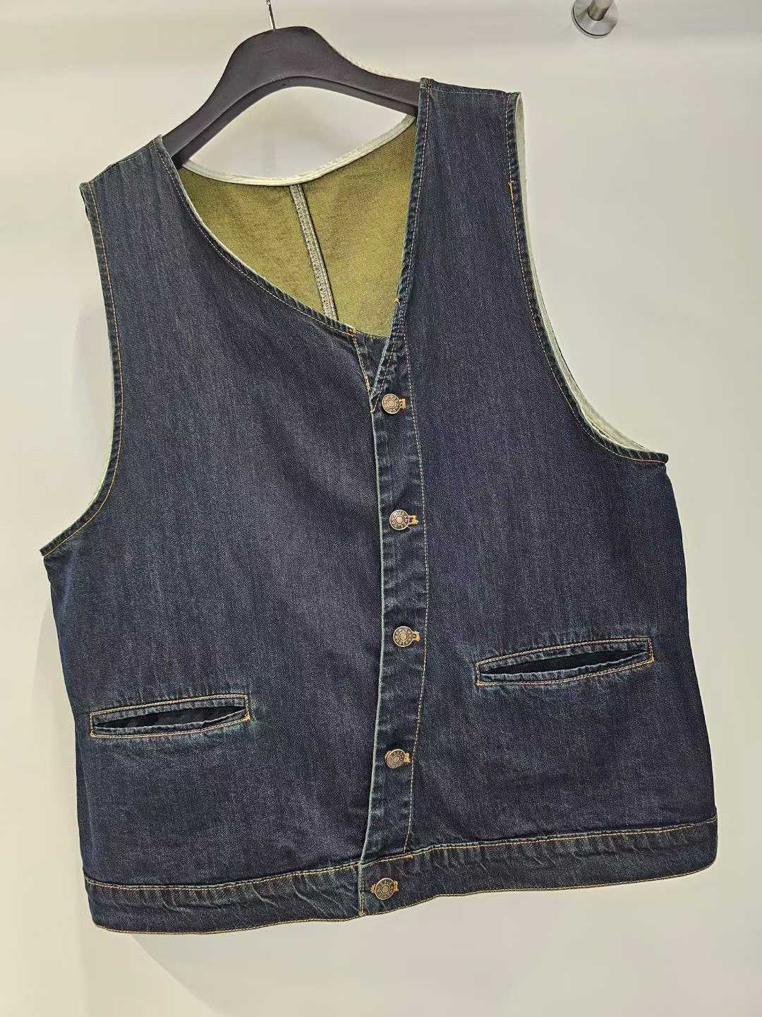 KYN2814 ~ Vest
