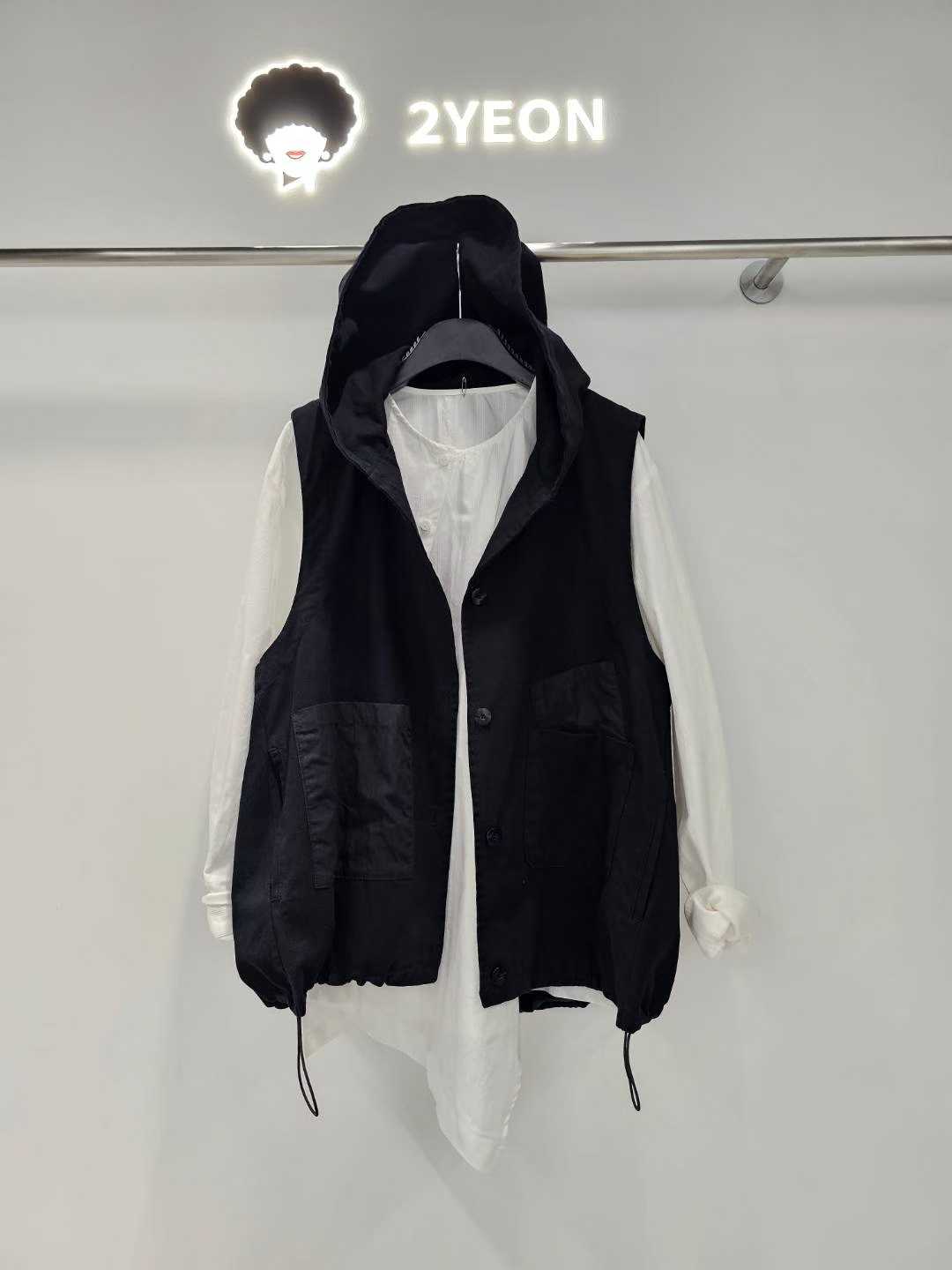 KYN2812 ~ Vest