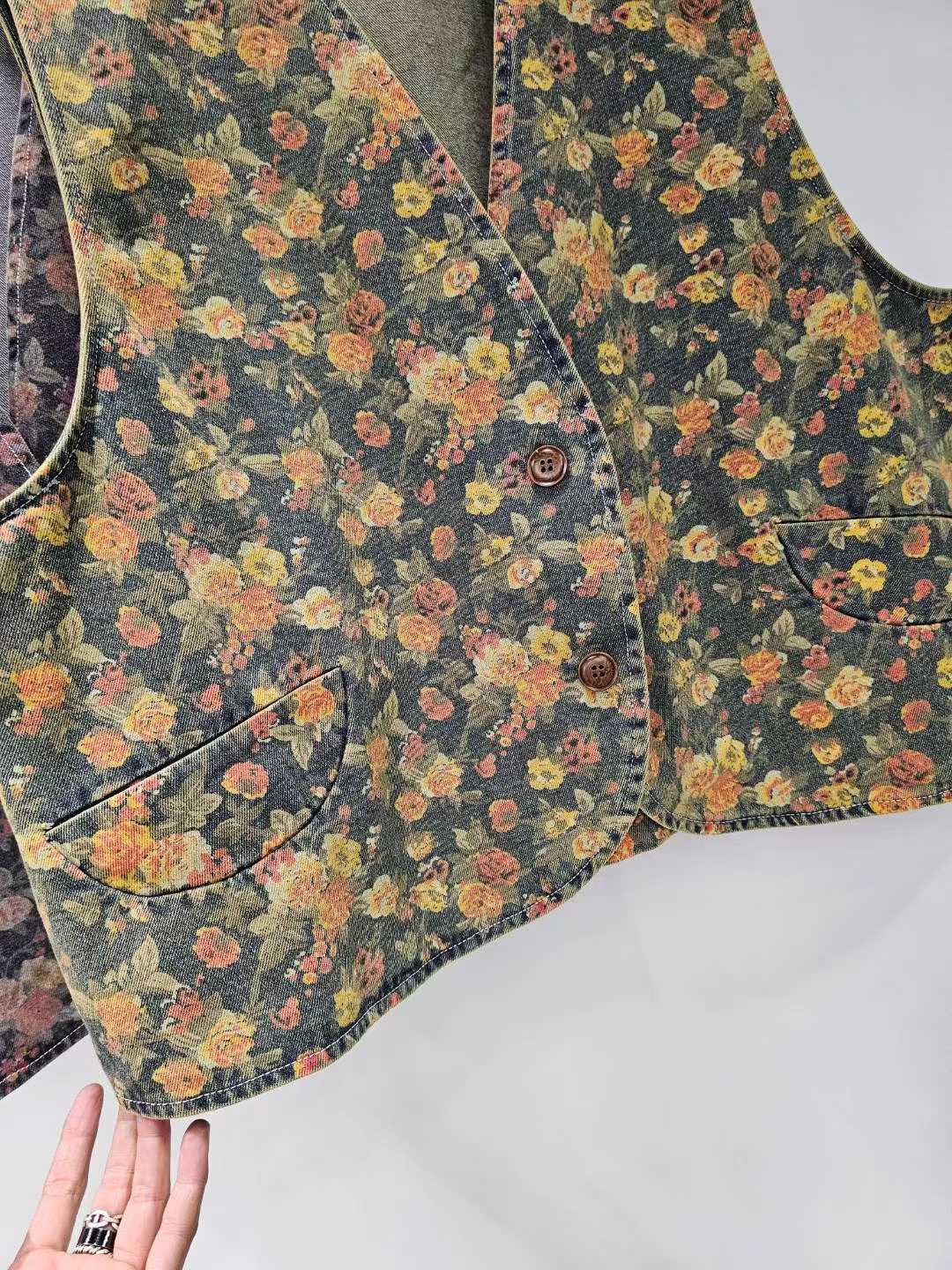 KYN2813 ~ Vest