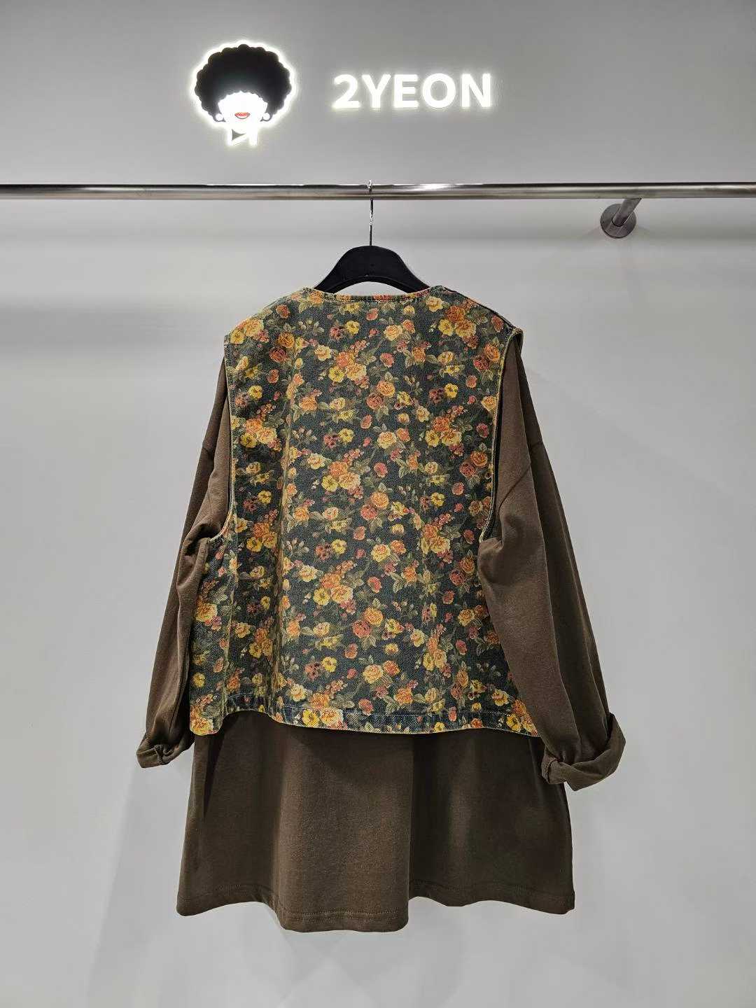 KYN2813 ~ Vest