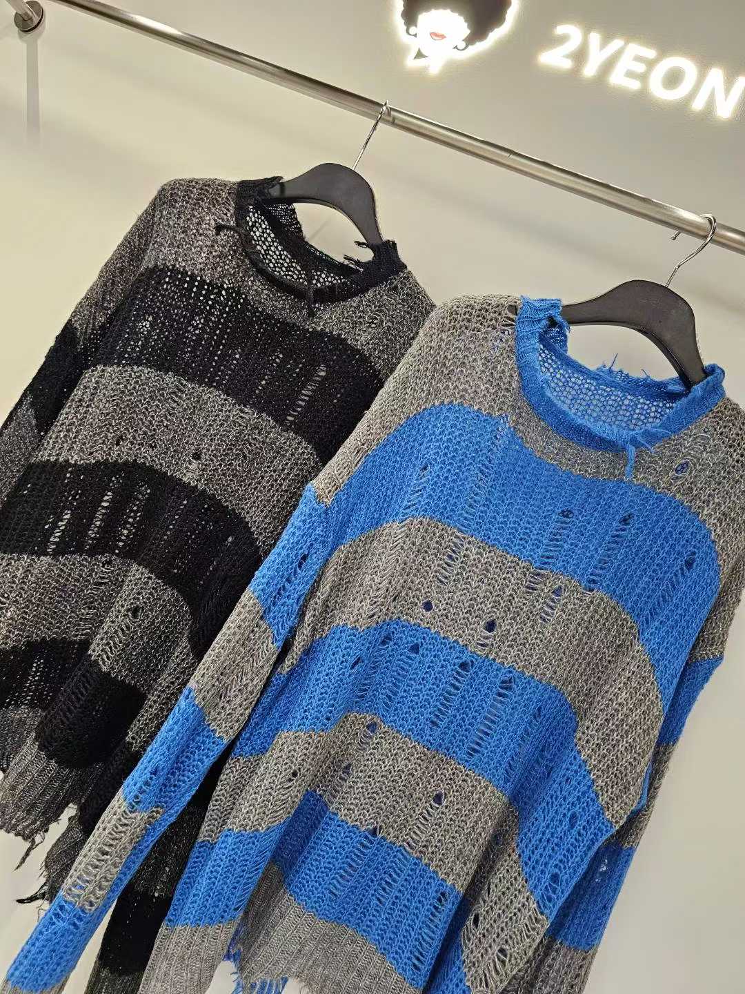 KYN2809 ~ Top