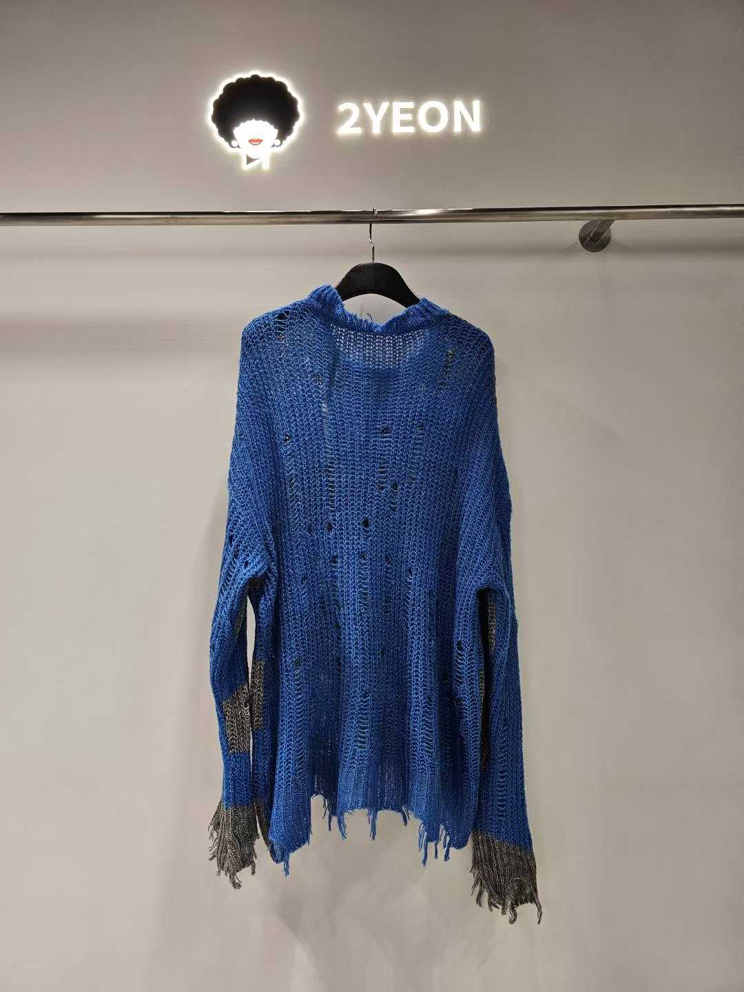 KYN2809 ~ Top