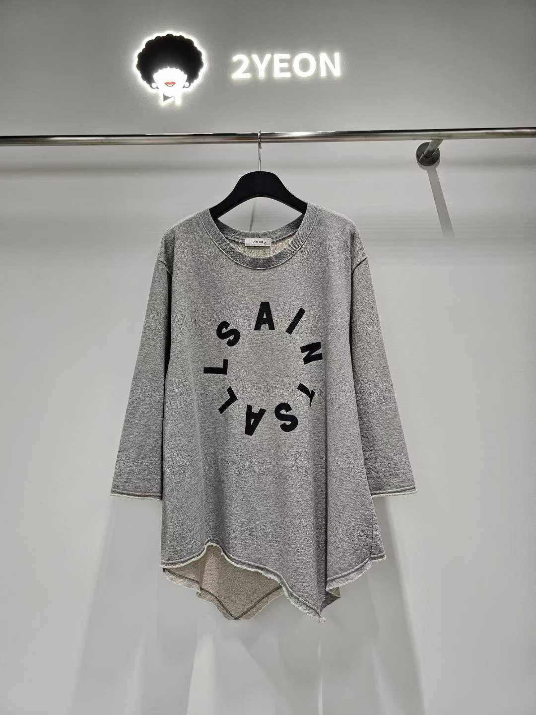 KYN2810 ~ Top