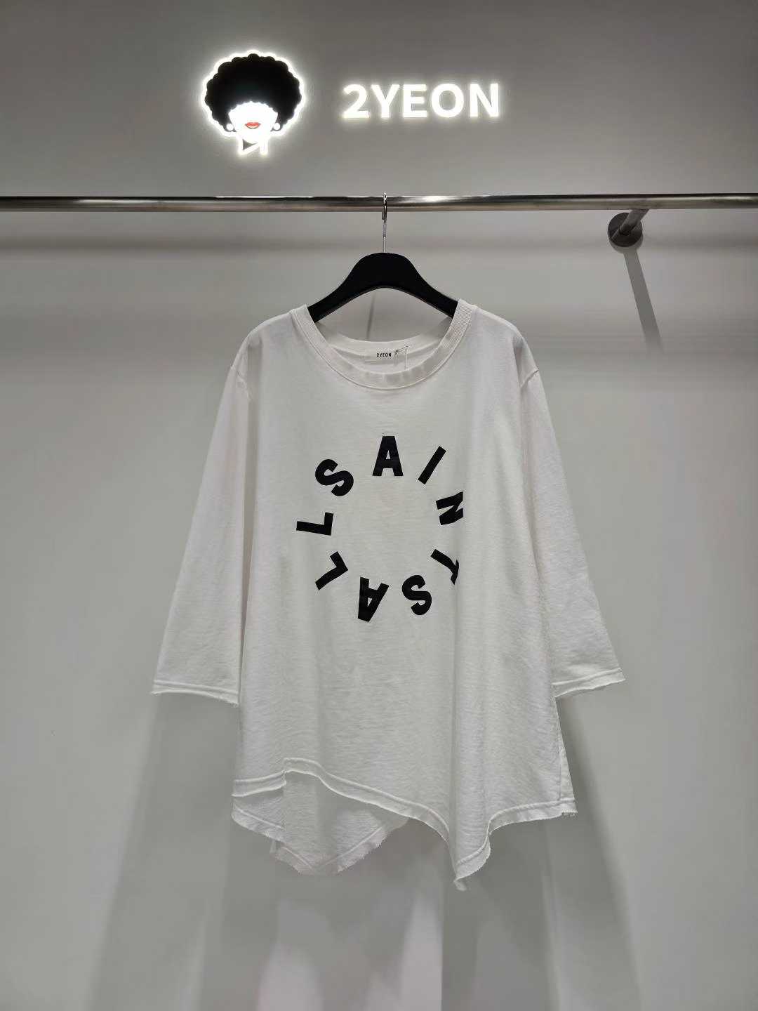 KYN2810 ~ Top