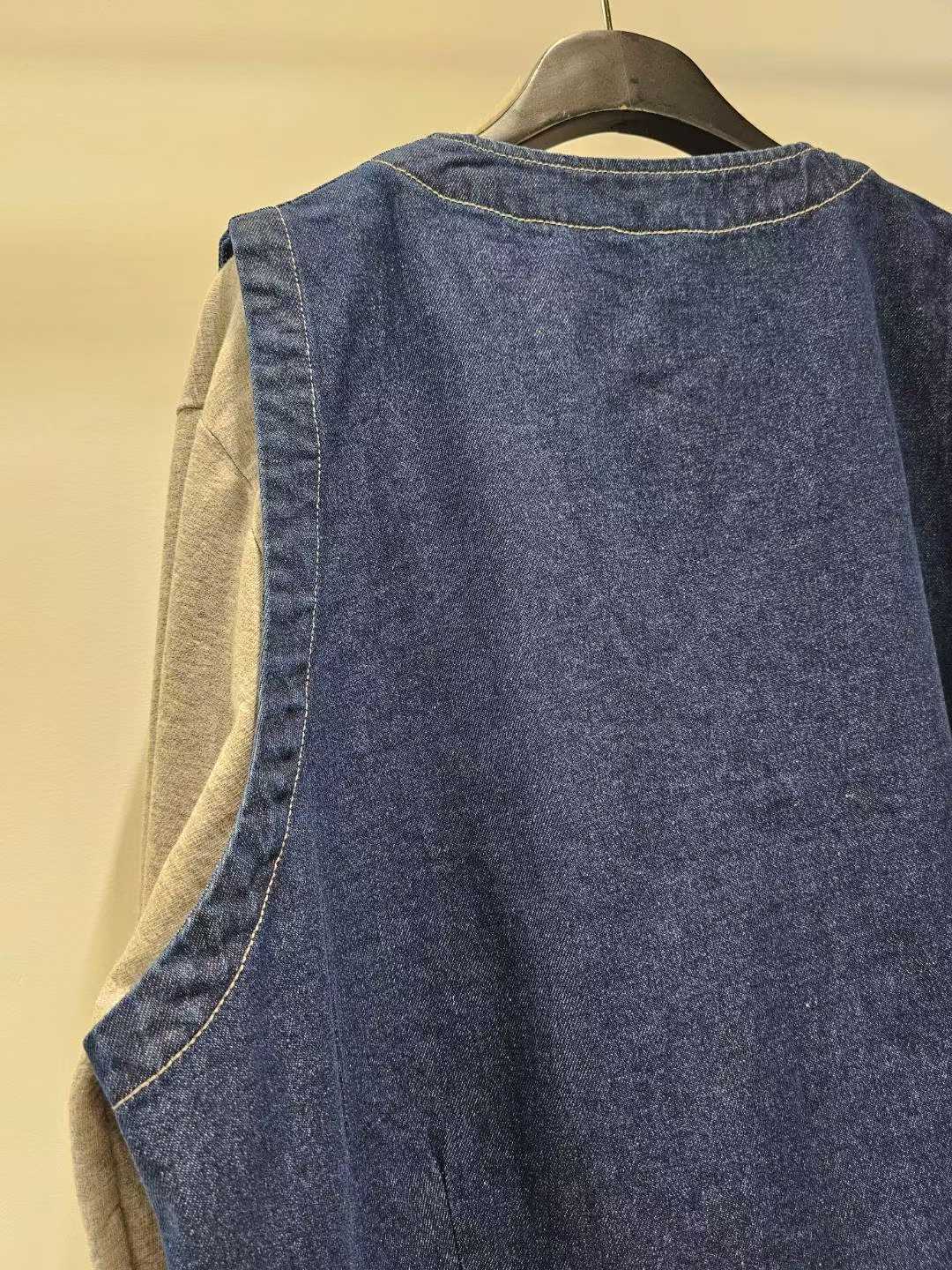 KYN2815 ~ Vest