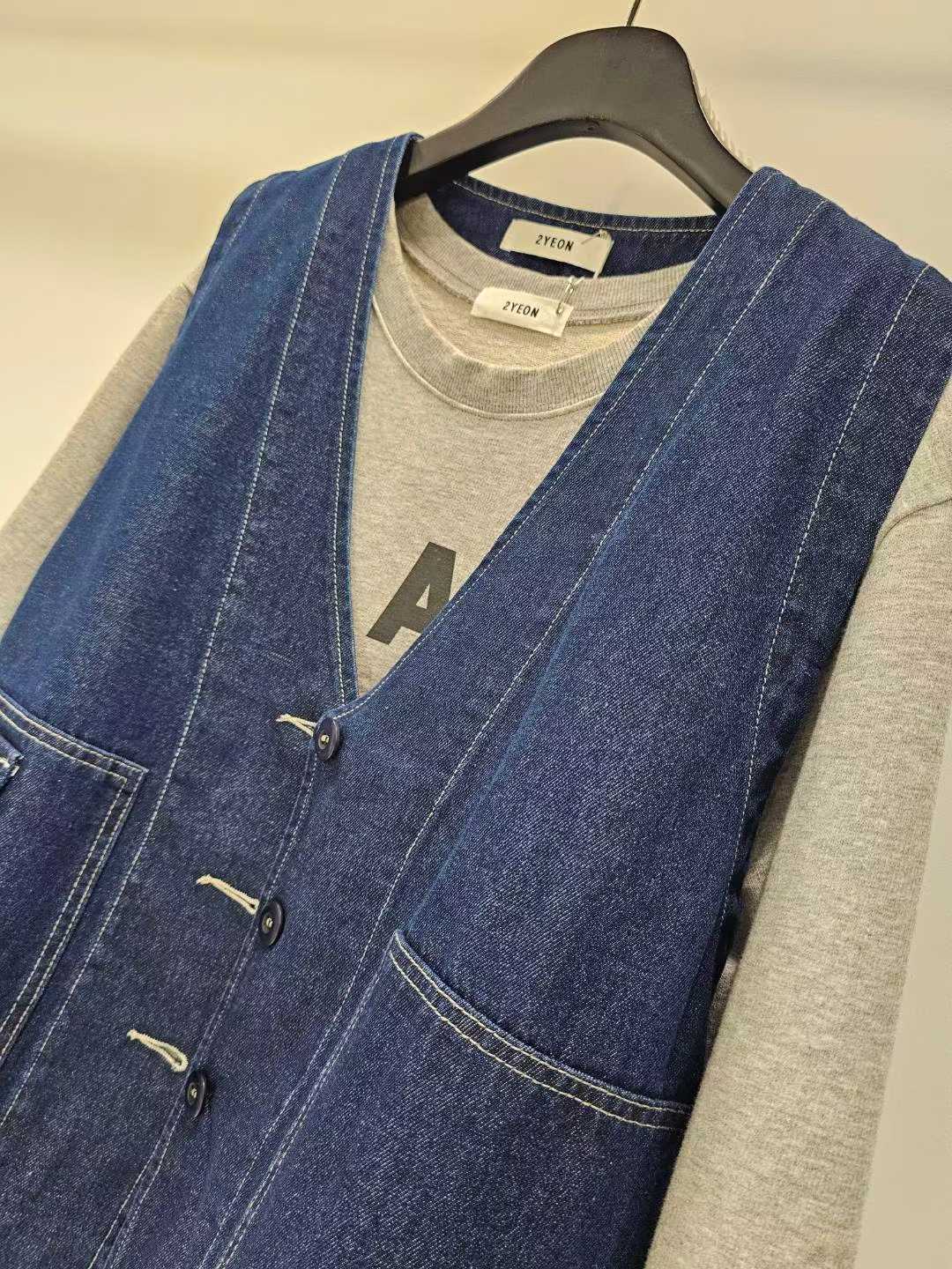 KYN2815 ~ Vest