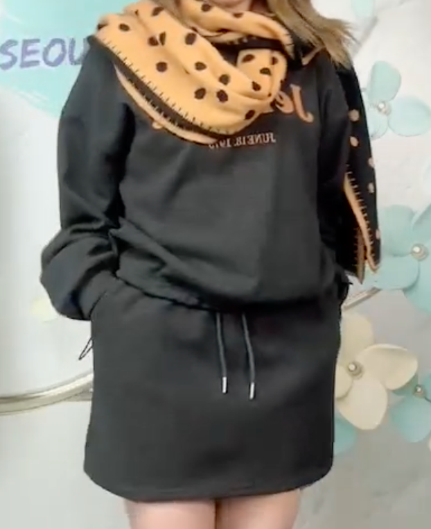 KAZ119 - Sweater + Skirt + Scarf (SET)