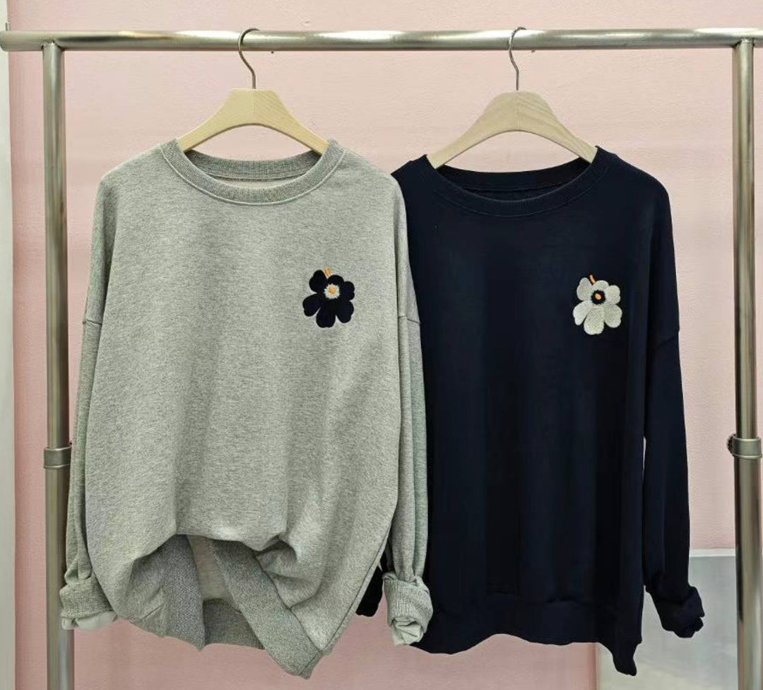 KBM840 ~ Flower Logo Sweater