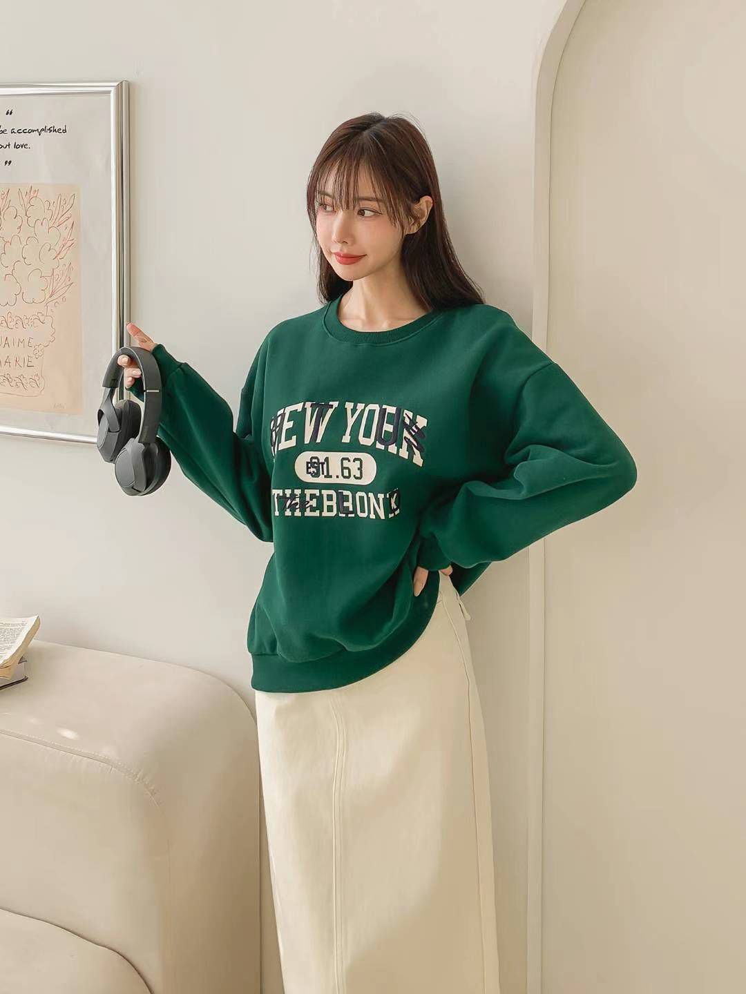 KJU124 ~ New York Sweater