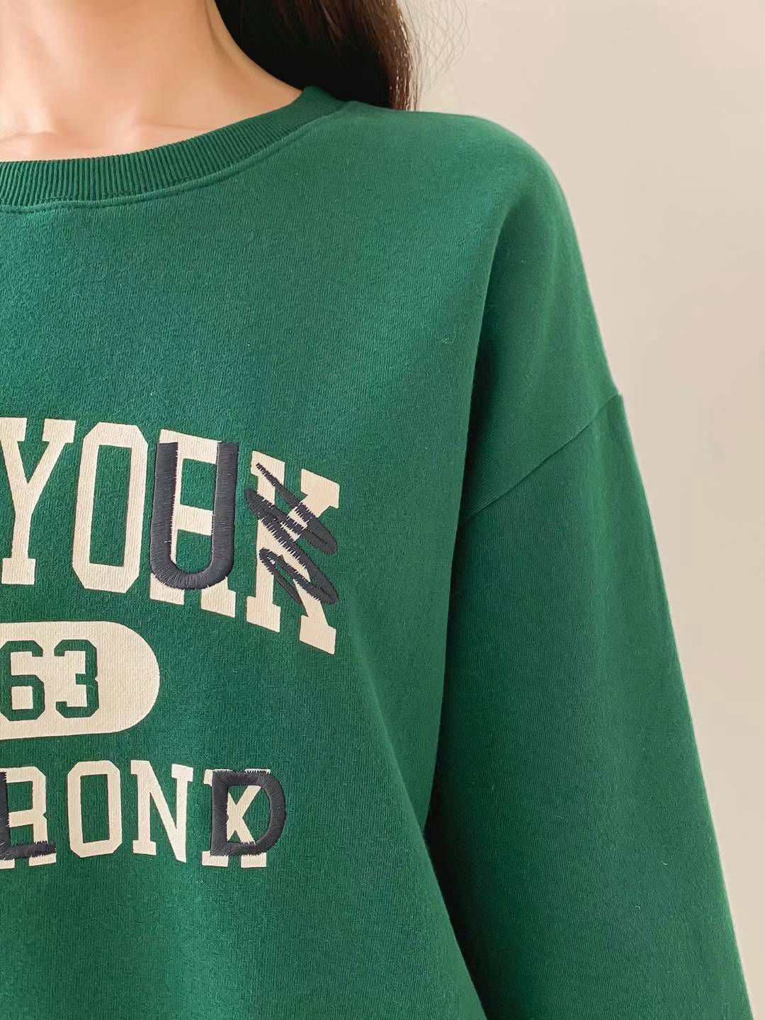 KJU124 ~ New York Sweater