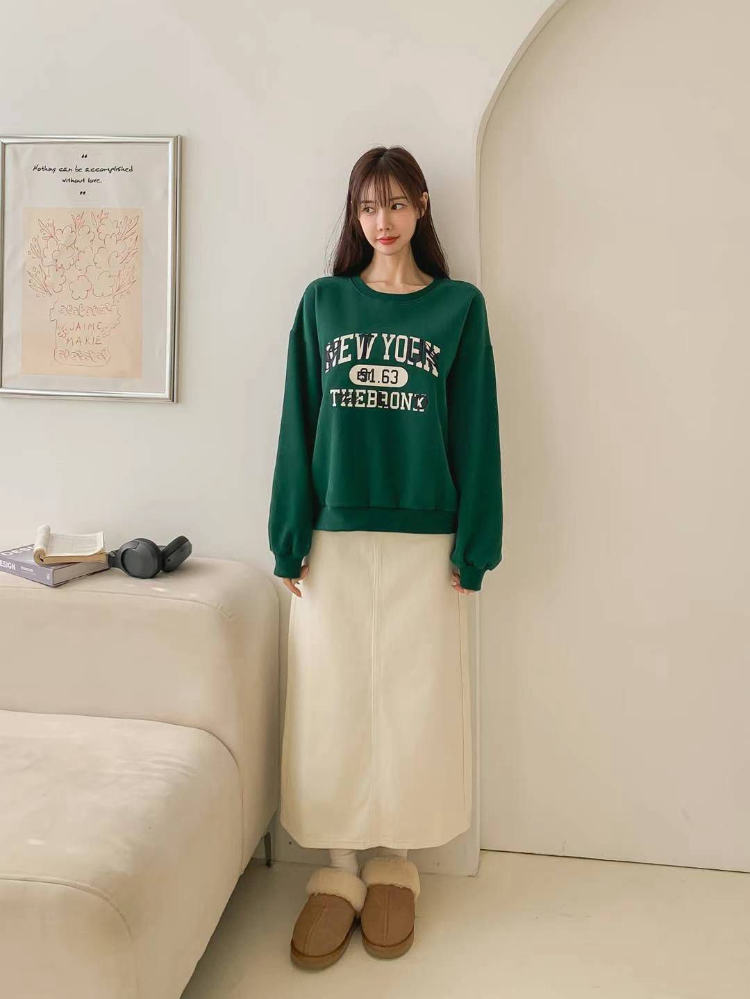 KJU124 ~ New York Sweater