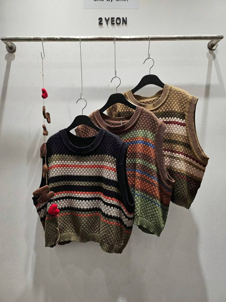 KYNS828 ~ Knit Vest