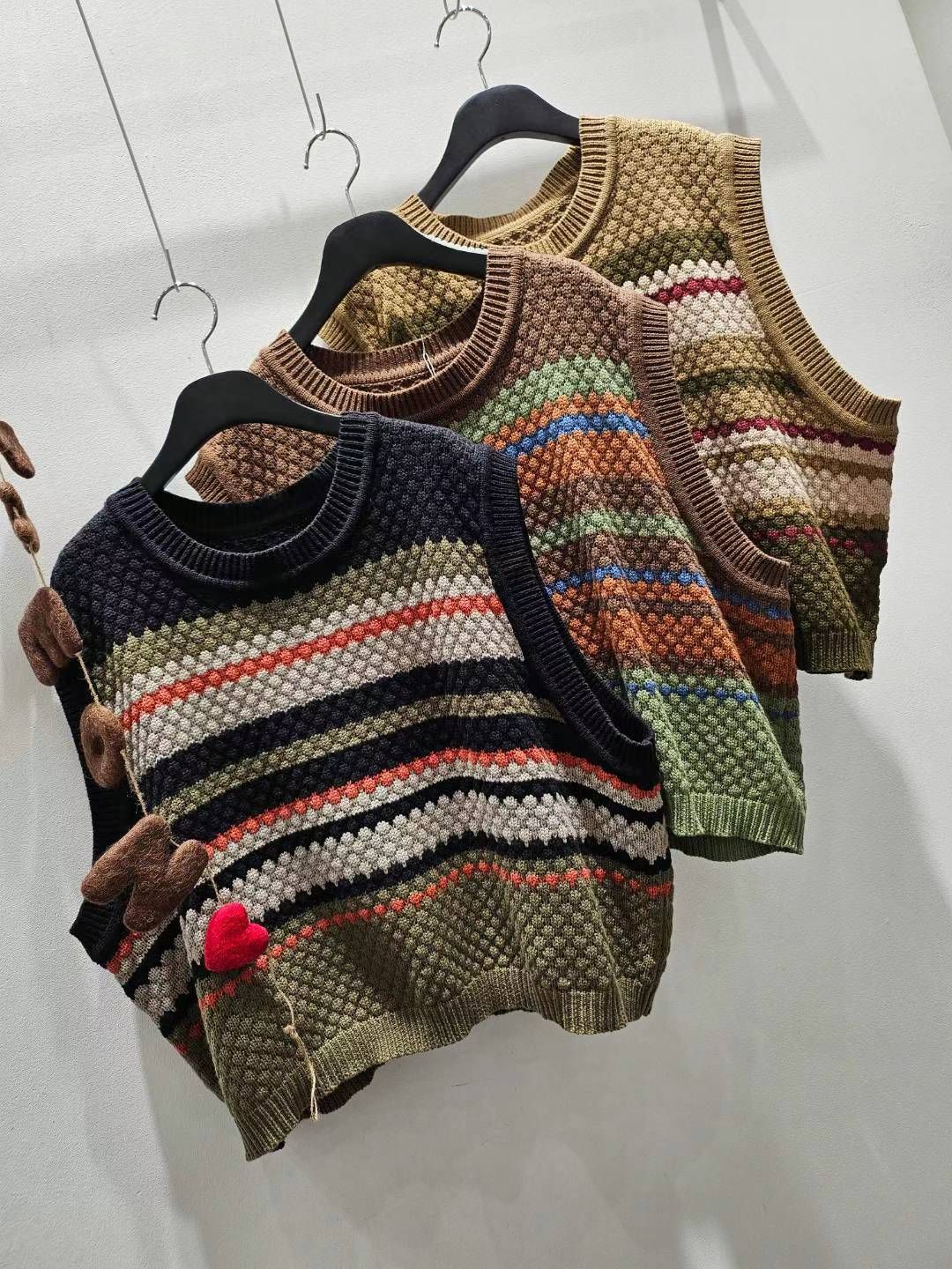 KYNS828 ~ Knit Vest