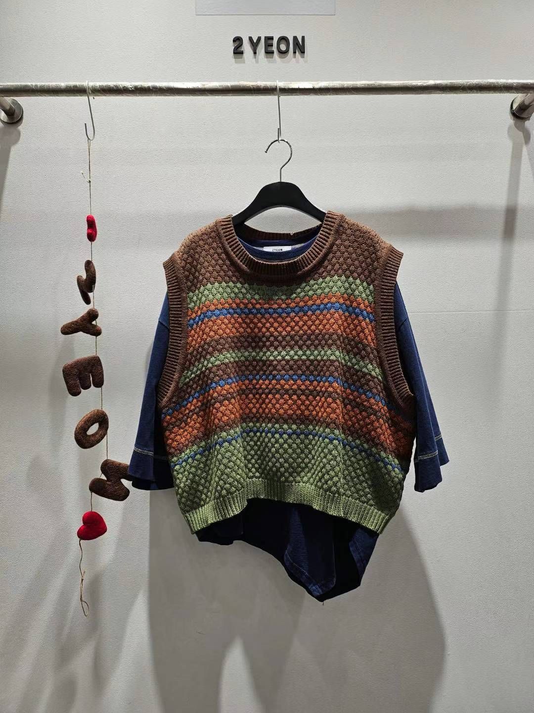 KYNS828 ~ Knit Vest